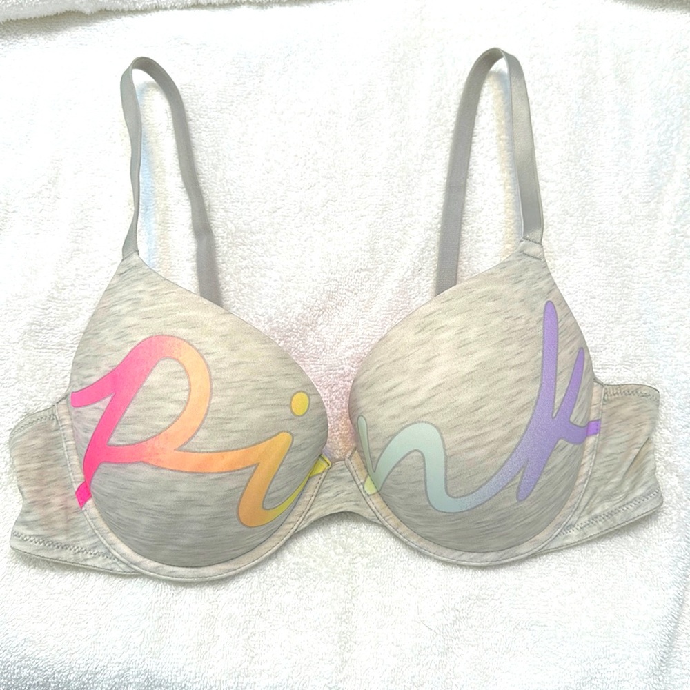 PINK Victoria’s Secret Wear Everywhere 
Push-Up Bra